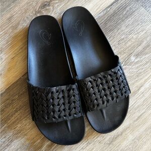 Olukai Kamola Black Slide Sandals